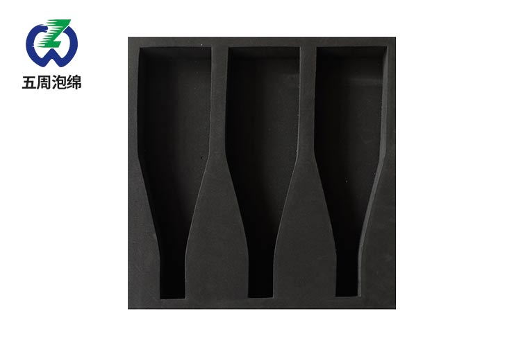 化妝品的包裝盒里用什么材質(zhì)的內(nèi)襯有檔次？