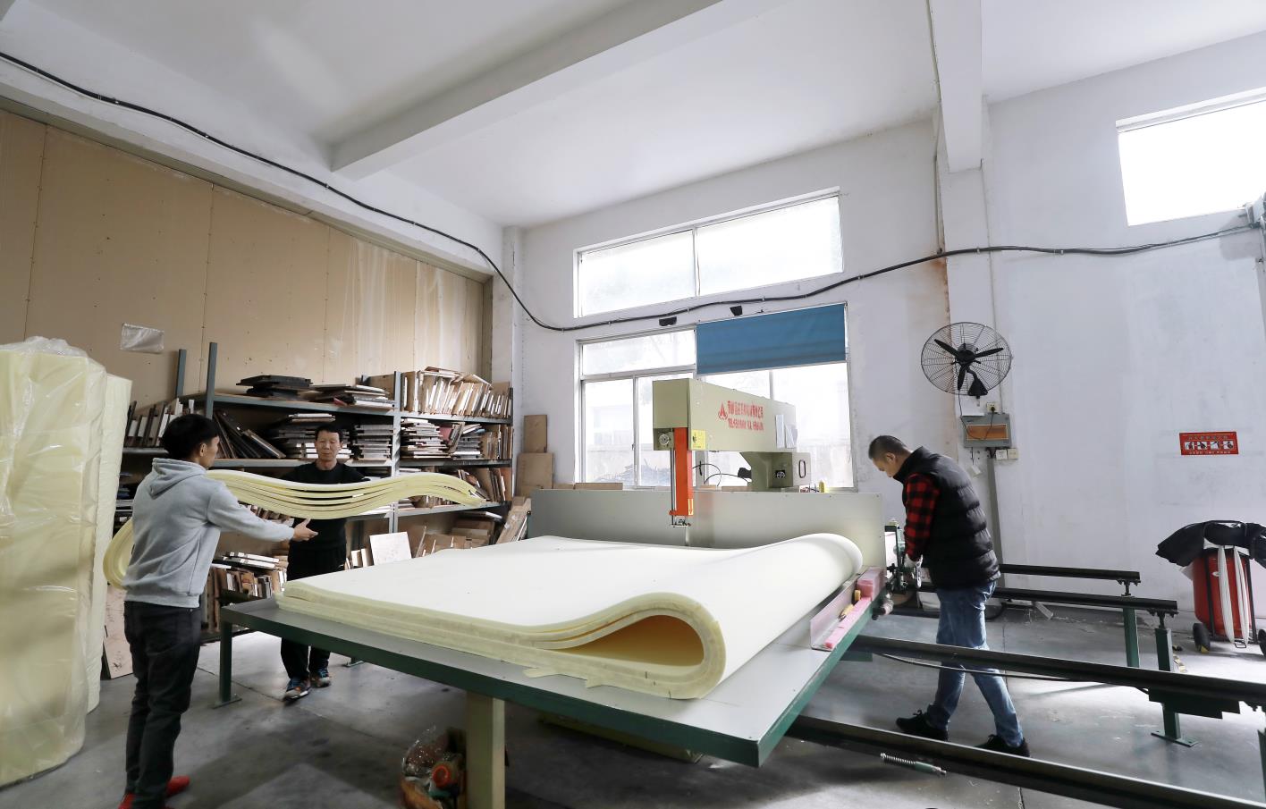 海綿內(nèi)襯的切割工藝是什么樣的？