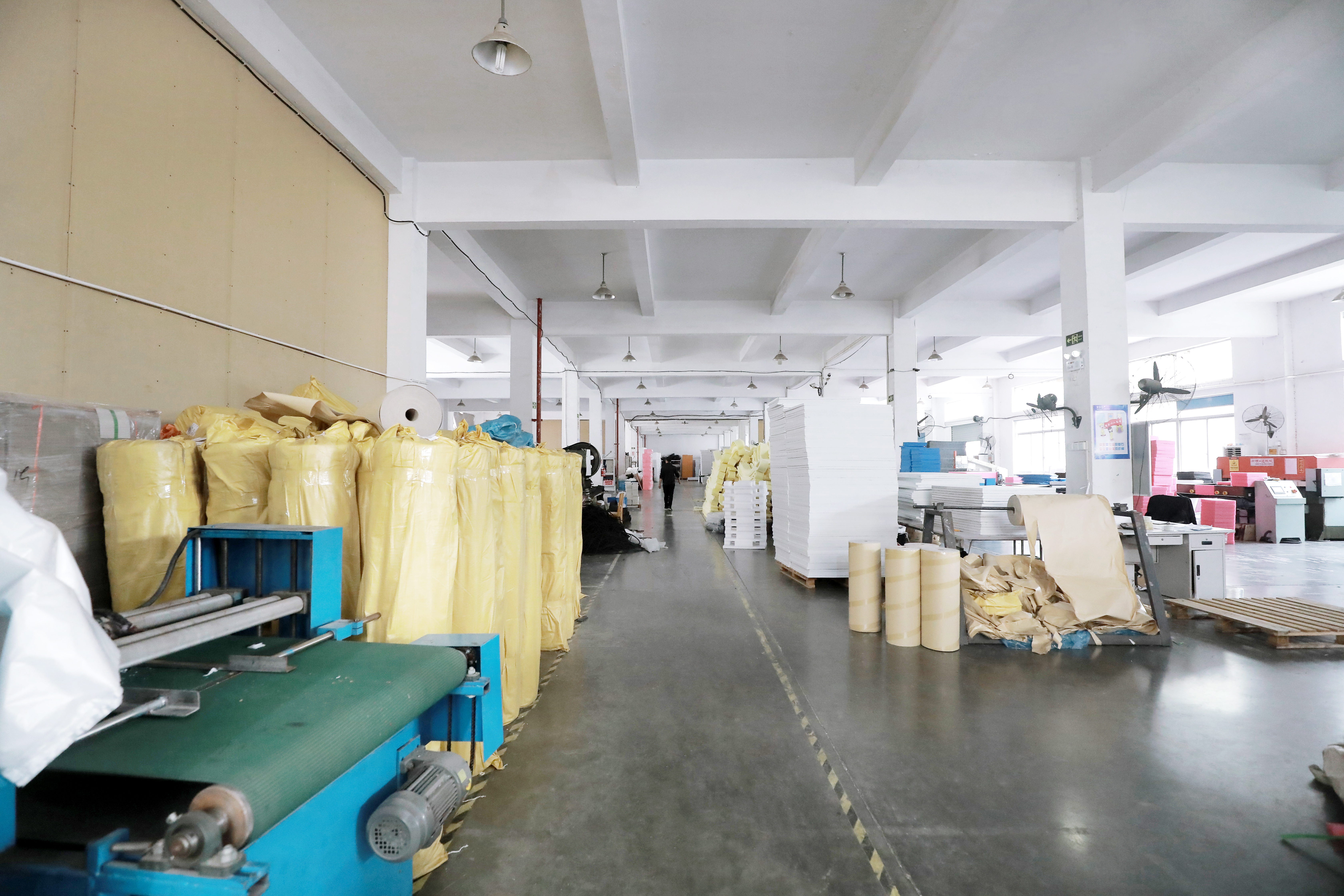 海綿內(nèi)襯車(chē)間 海綿內(nèi)襯車(chē)間