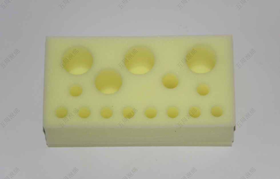 用戶體驗(yàn)視角：為何上層產(chǎn)品都執(zhí)著于PU海綿內(nèi)襯設(shè)計(jì)？