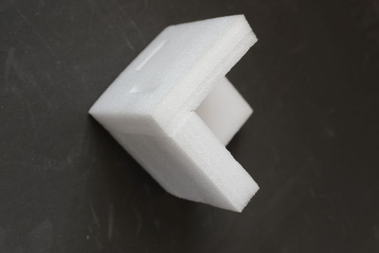 包裝界 “軟黃金”？EPE 珍珠棉內襯憑啥成易碎品守護神