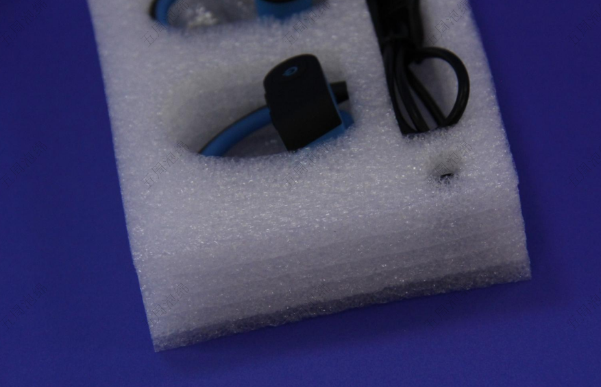 3C 配件珍珠棉內(nèi)襯：精密電子元件的定制收納方案