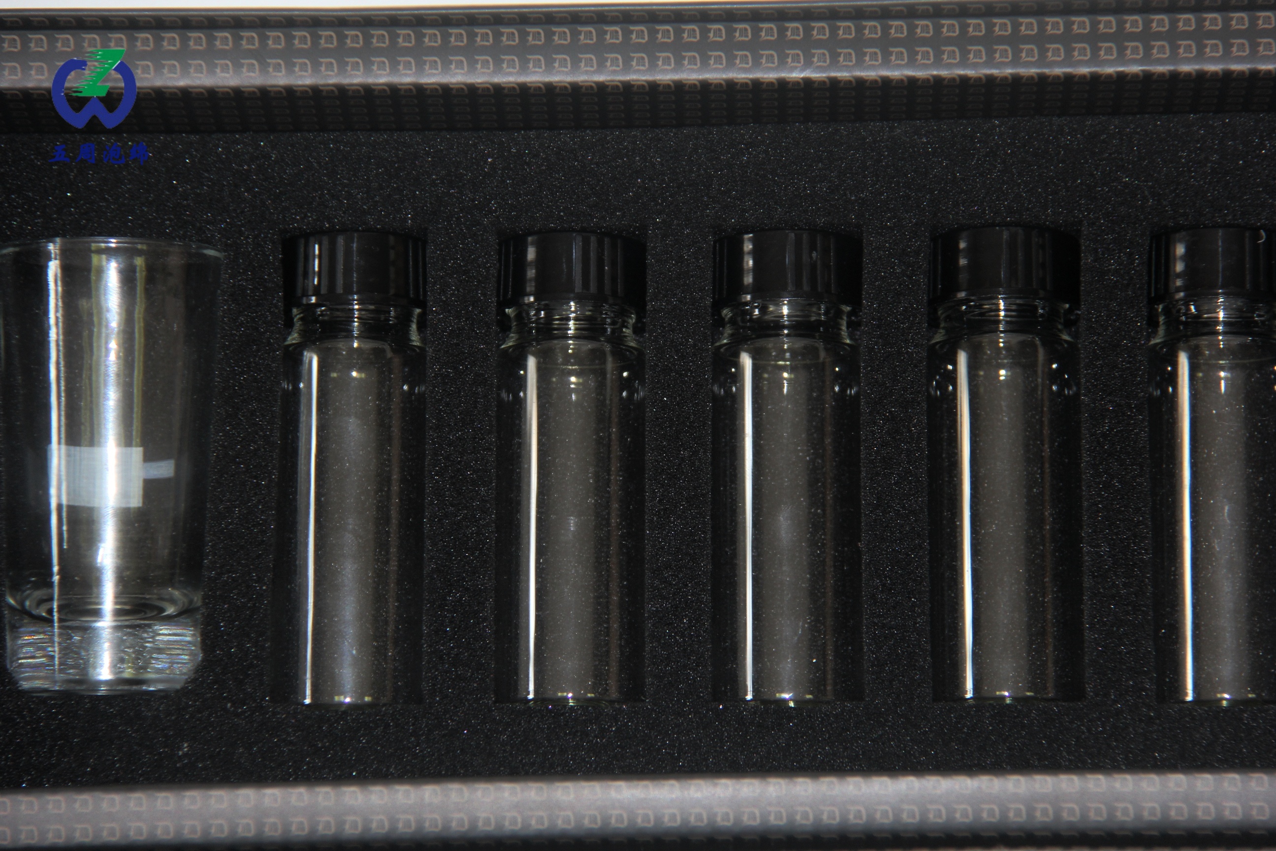 多槽玻璃容器海綿內(nèi)襯：實(shí)驗(yàn)室耗材的 “防漏安全艙”