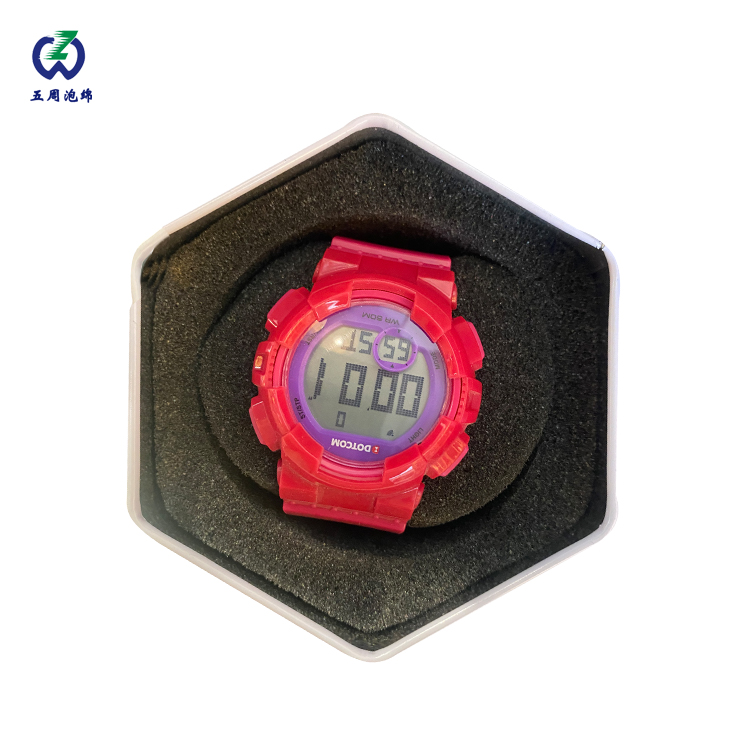 六邊形運(yùn)動(dòng)表海綿內(nèi)襯：時(shí)尚單品的 “貼身防震護(hù)套”